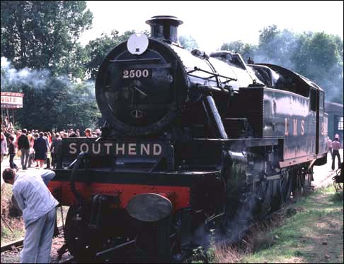 2500 at Bressingham Museum with its Southend headboard. 2500 at Bressingham Museum with its Southend headboard.