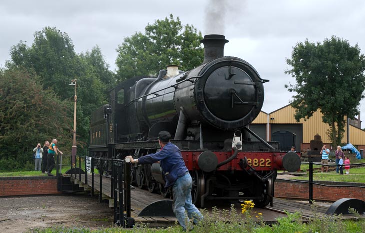 3822 being turned on the turntable at Didcot in 2008 3822 being turned on the turntable at Didcot in 2008