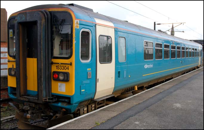 Northern 153 304 at Doncaster station in 2007 