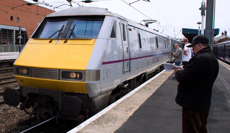East Coast class 91116 at Doncaster station 