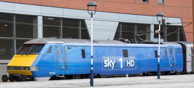 Class 91 in Sky 1 HD colours at Doncaster