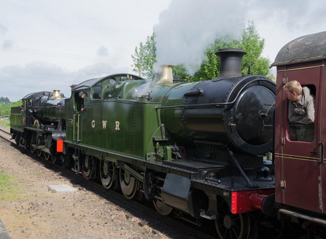 GWR 2-8-0T 4270 and GWR 4-6-0 no.7820 Dinmore Manor 