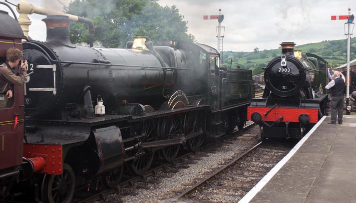 GWR 4-6-0 Erlestoke Manor and GWR 7903 