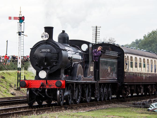 4-4-0  30120 at Quorn and Woodhouse station 