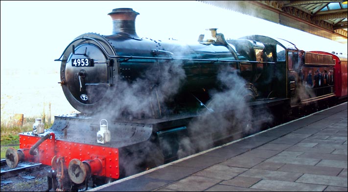 GWR Hall class locomotive 4953 Pitchford Hall at Loughborough 