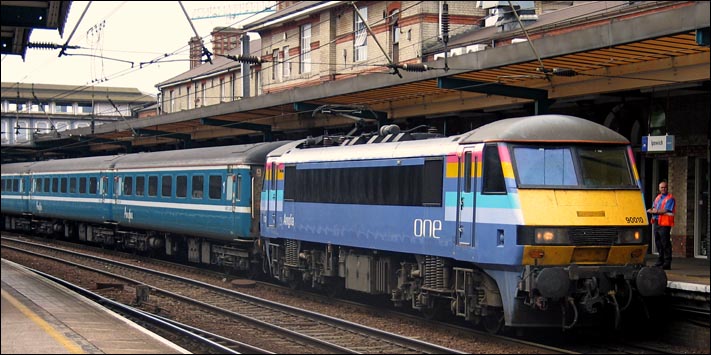 One class 90010 in Ipswich station in 2005 on an up train to London One class 90010 in Ipswich station in 2005 on an up train to London