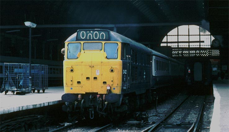 Class 31422 in Kings Cross station