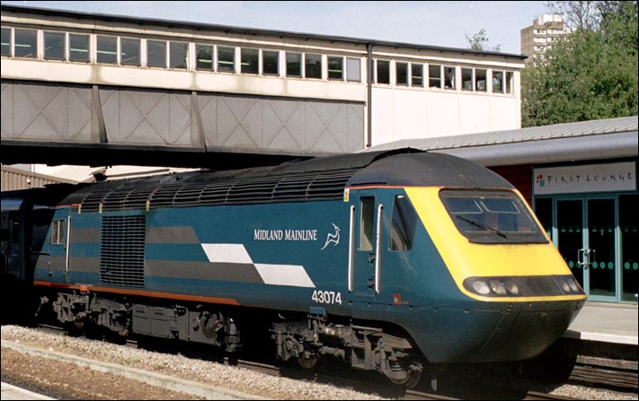 HST power car 43074 in Leicester station in 2004 HST power car 43074 in Leicester station in 2004