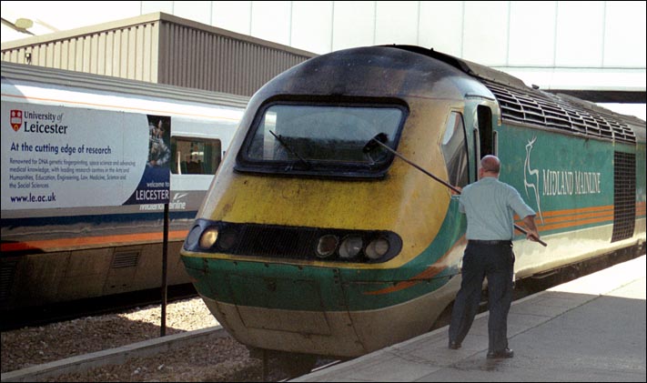 Midland Mainline HST on a London train getting its windows cleaned in Leicester station Midland Mainline HST on a London train getting its windows cleaned in Leicester station