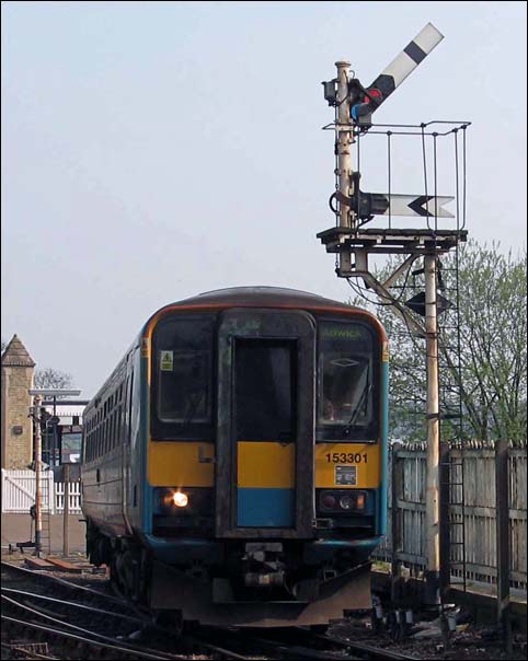 class 153301 out of Lincoln station in 2005