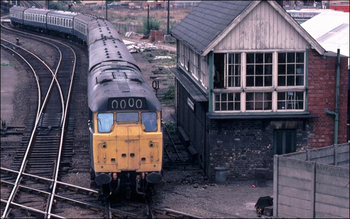 Class 31 comes past the Pelham Street signal box 