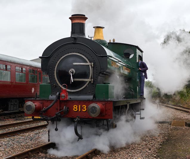 GWR 0-6-0ST 813 at Dereham station coming of shed 