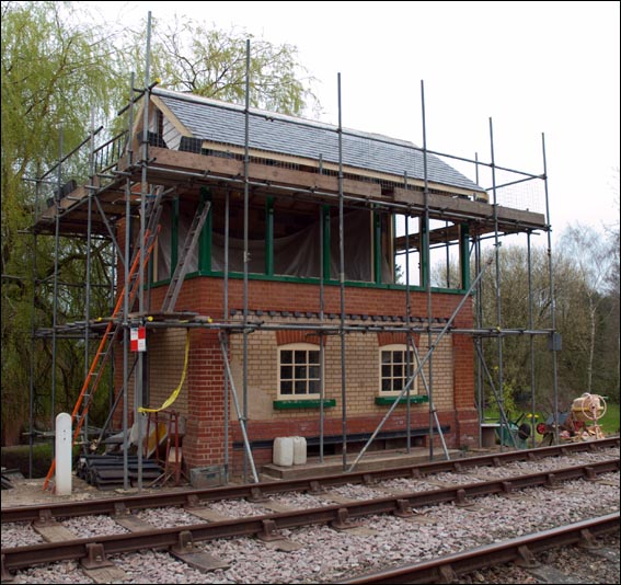 Thuxton signal box in March 2012