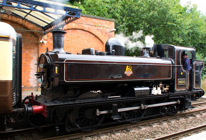 GWR 8750 Class 0-6-0T no 9600