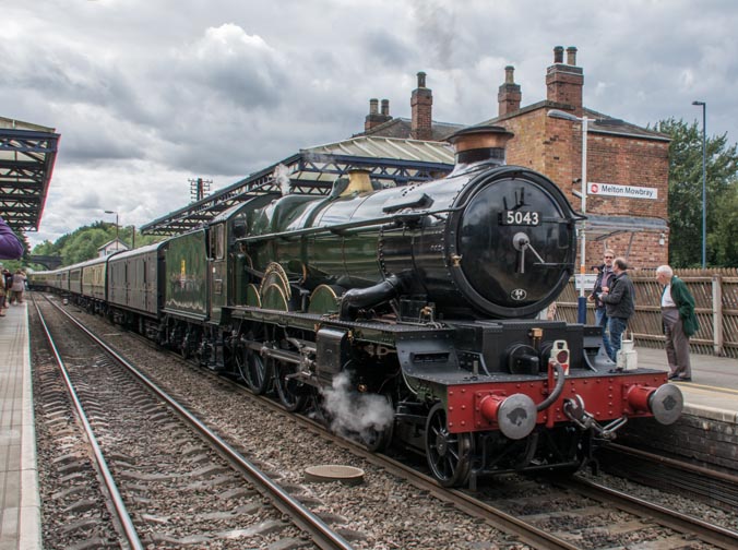 GWR Castle Class 4-6-0 no 5043 Earl of Mount Edgcumbe 