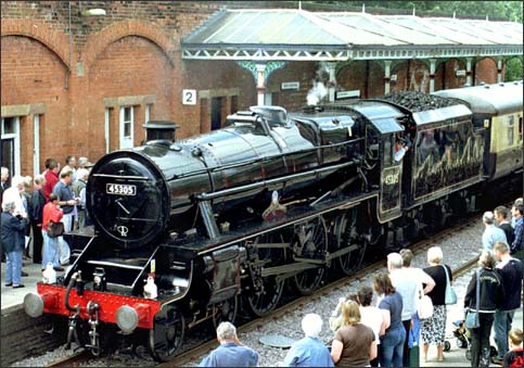LMS Class 5MT 4-6-0 no 45305 Alderman Draper in Melton station