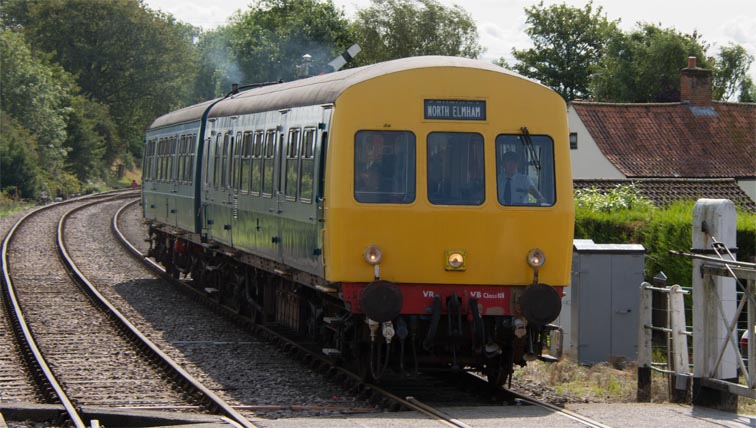 101 DMU at Thuxston 