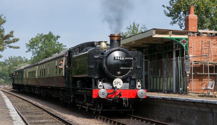 Great Western 0-6-0PT Pannier Tank locomotive 9466 