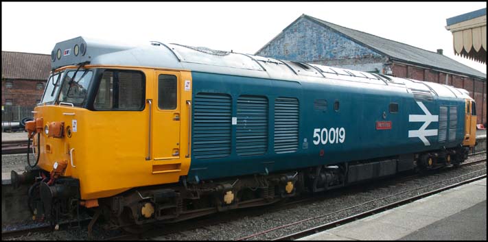 Class 50019 in Dereham station 