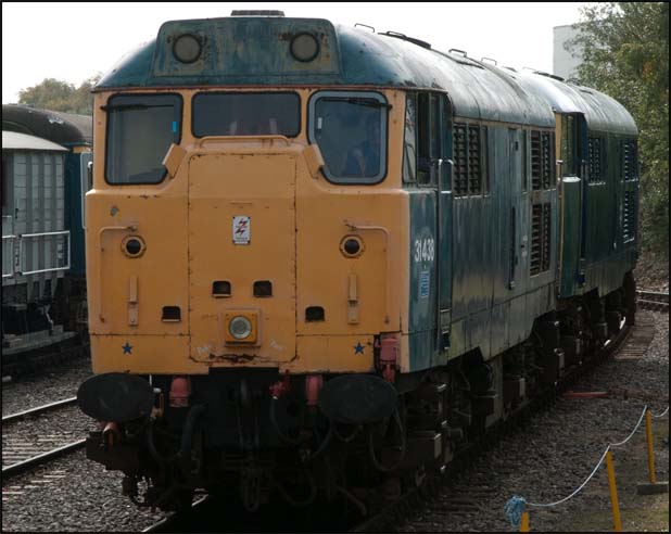 Class 31438 and 31235 coming into Dereham station 