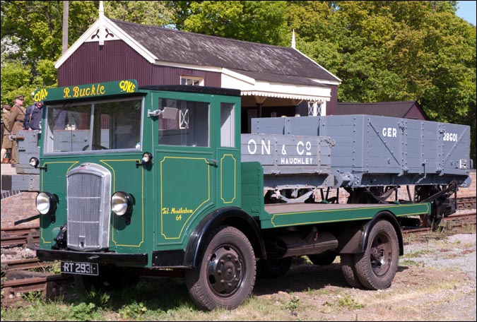 R Buckle coal lorry at Brockford and Wetheringsett 