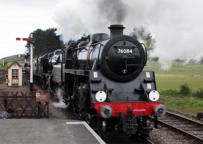 Class 4 76084 and 8F 2-8-0 48624 