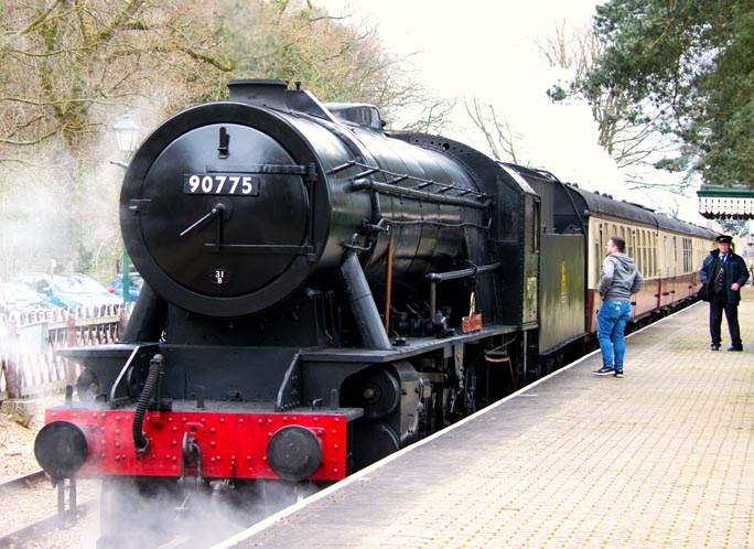 WD 2-10-0 90775 in platform 2 at Holt 