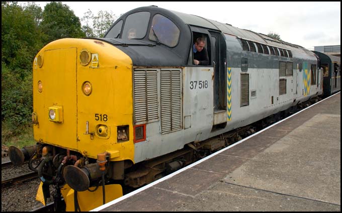 Class 37518 be for it was repainted