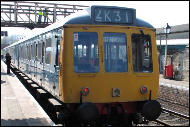 DMU in platform 2 at Wansford 