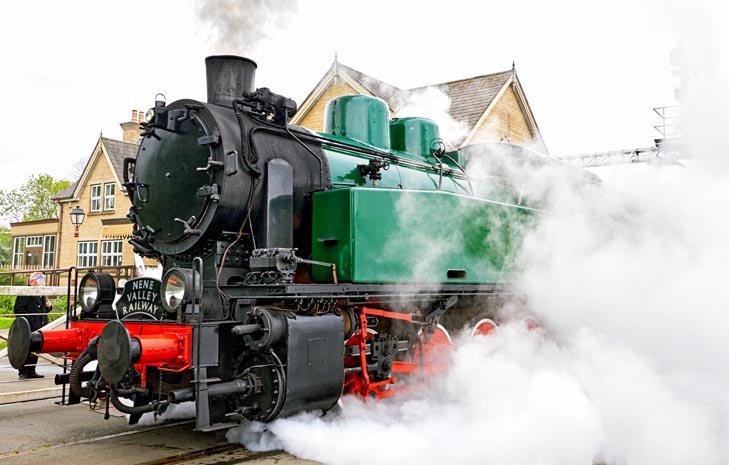 0-8-0T leaving Wansford station on 22nd May 2021