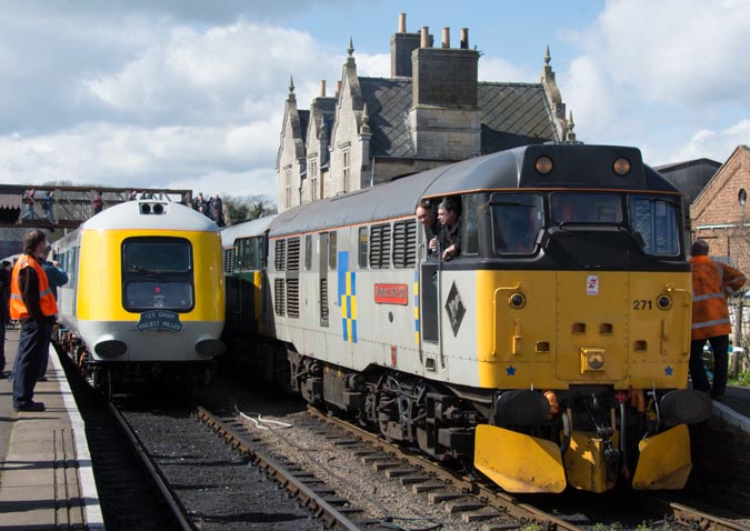 Class 31271 and class 31452 and Prototype HST 41001  in Wansford station 
