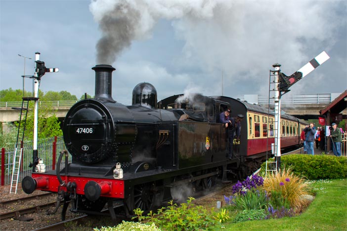 47406 leaving The Nene Valleys Orton Mere station