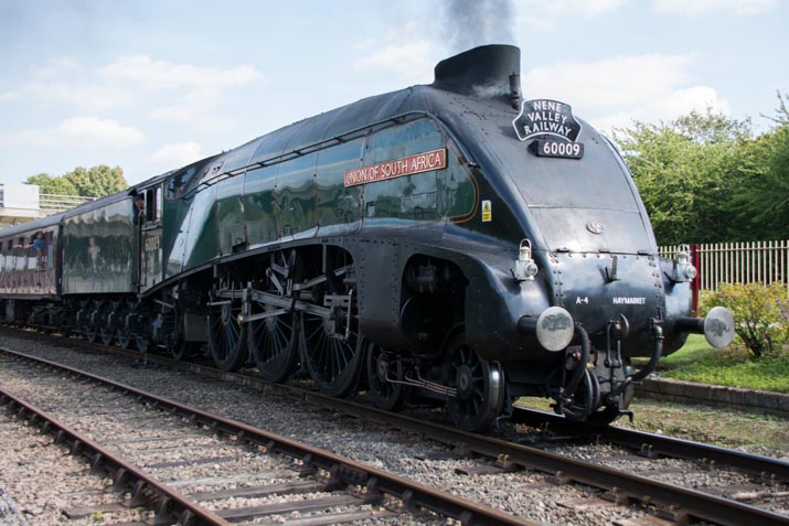 A4 60009 'Union of South Africa' at Orton Mere 