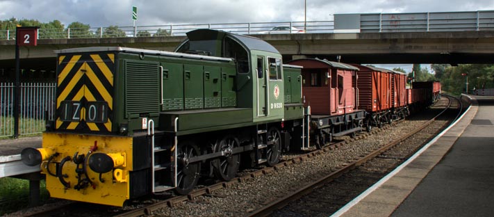 D9520 in platform 2 at Orton Mere 