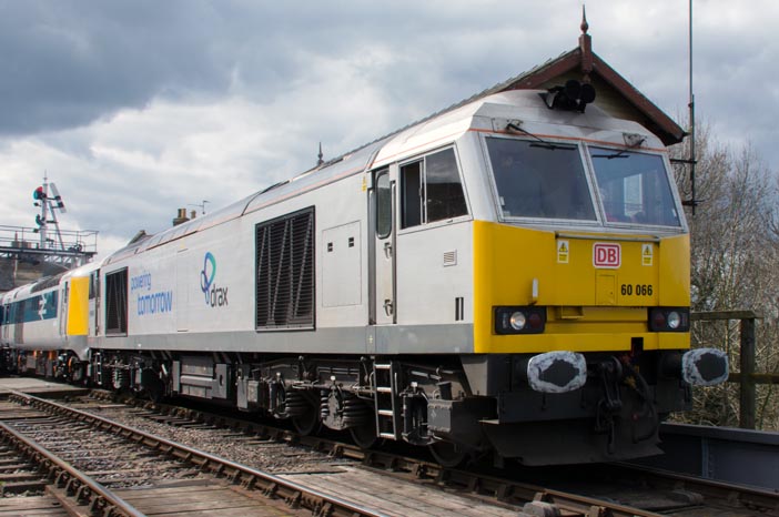 DB class 60 066 and the Prototype HST powercar 41001 