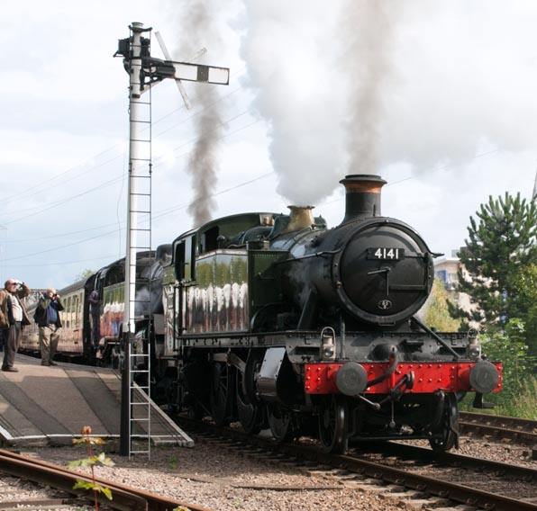 Great Western 2-6-2T no.4141 and British Railways standard tank 2-6-4 locomotive no. 80072 Great Western 2-6-2T no.4141 and British Railways standard tank 2-6-4 locomotive no. 80072