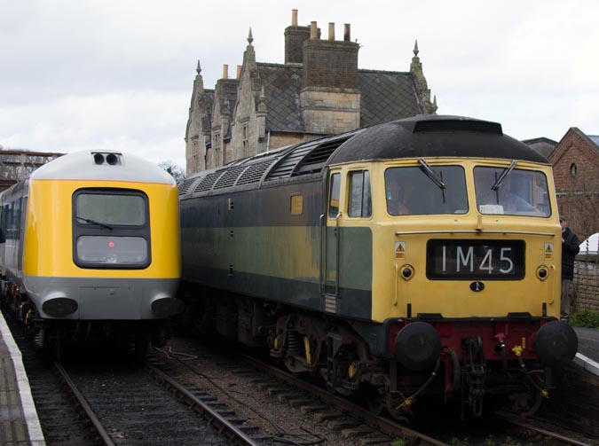 Prototype HST 41001 and class 47 at Wandford in 2016