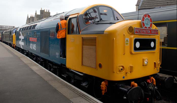 Class 40145 and D306 at Wansford 