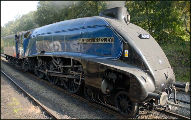 A4 Sir Nigel Gresley light engine on the NYMR