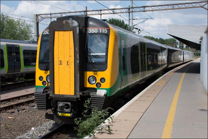  London Midland class 350 115 in Northamton railway station on Thursday 24th of July 2014