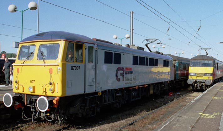 Cotswold Rail class 87007 at Norwich station   