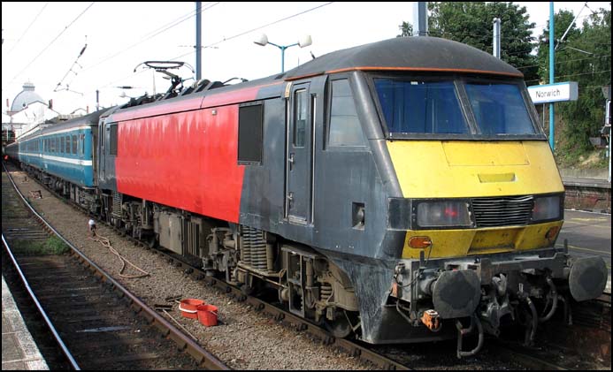 One unbranded ex Virgin Trains class 90 in Norwich station in 2005