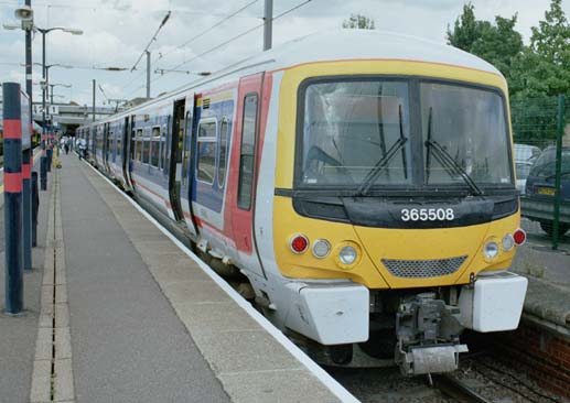 WAGN class 365508 in platform 1 in 2005 