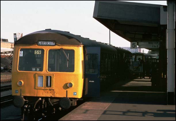  A DMU also in platform 5