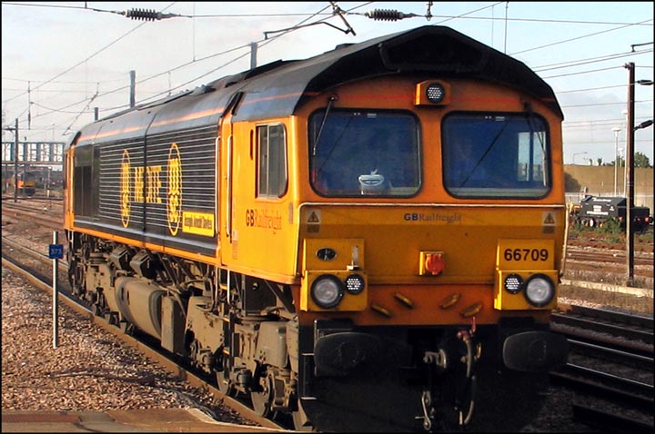 GBRailfreight 66709 light engine though platform 4 