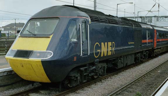 GNER HST at Peterborough station in 2005