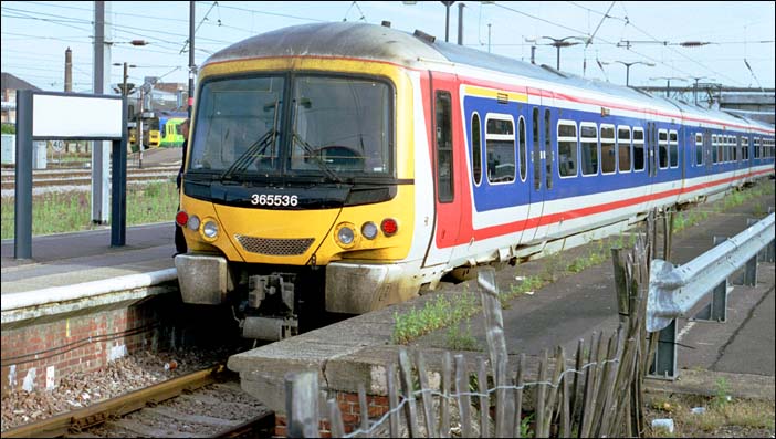 WAGN 365536 in platform one in 2003 