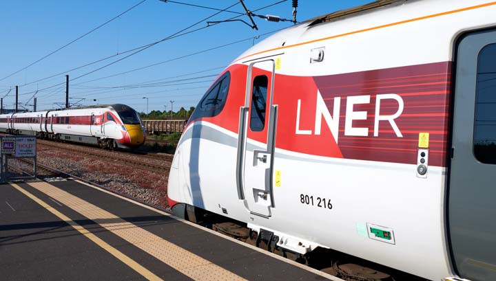 Two LNER Azuma's at Peterborough station 