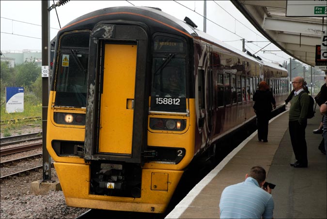 Class 158770 in platform 5 at Peterborough station 