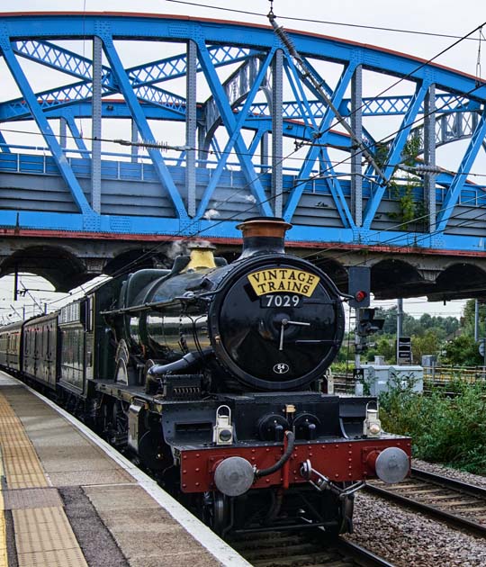  GWR Clun Castle 7029 into platform 1 at Peterborough 